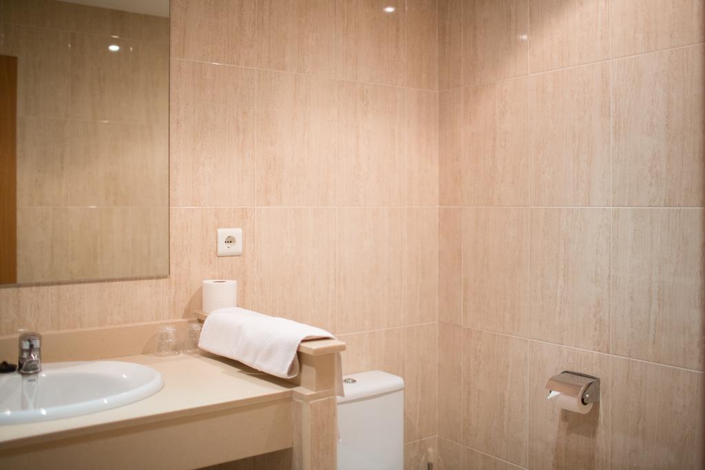 Puerta De Santillana Hotel 3*